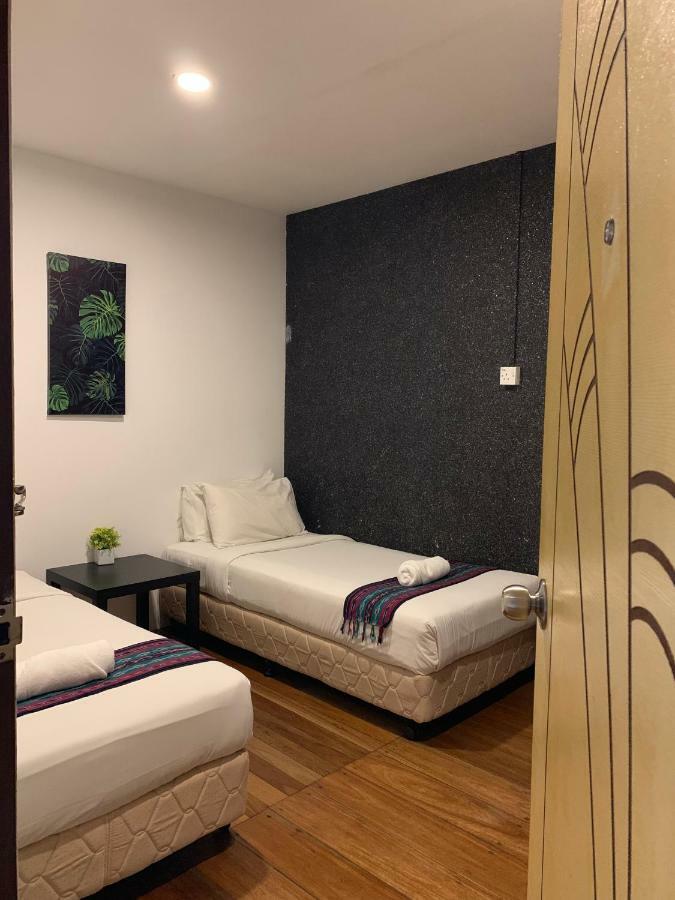 My Place Hotel & Lodge Κουτσίνγκ Εξωτερικό φωτογραφία